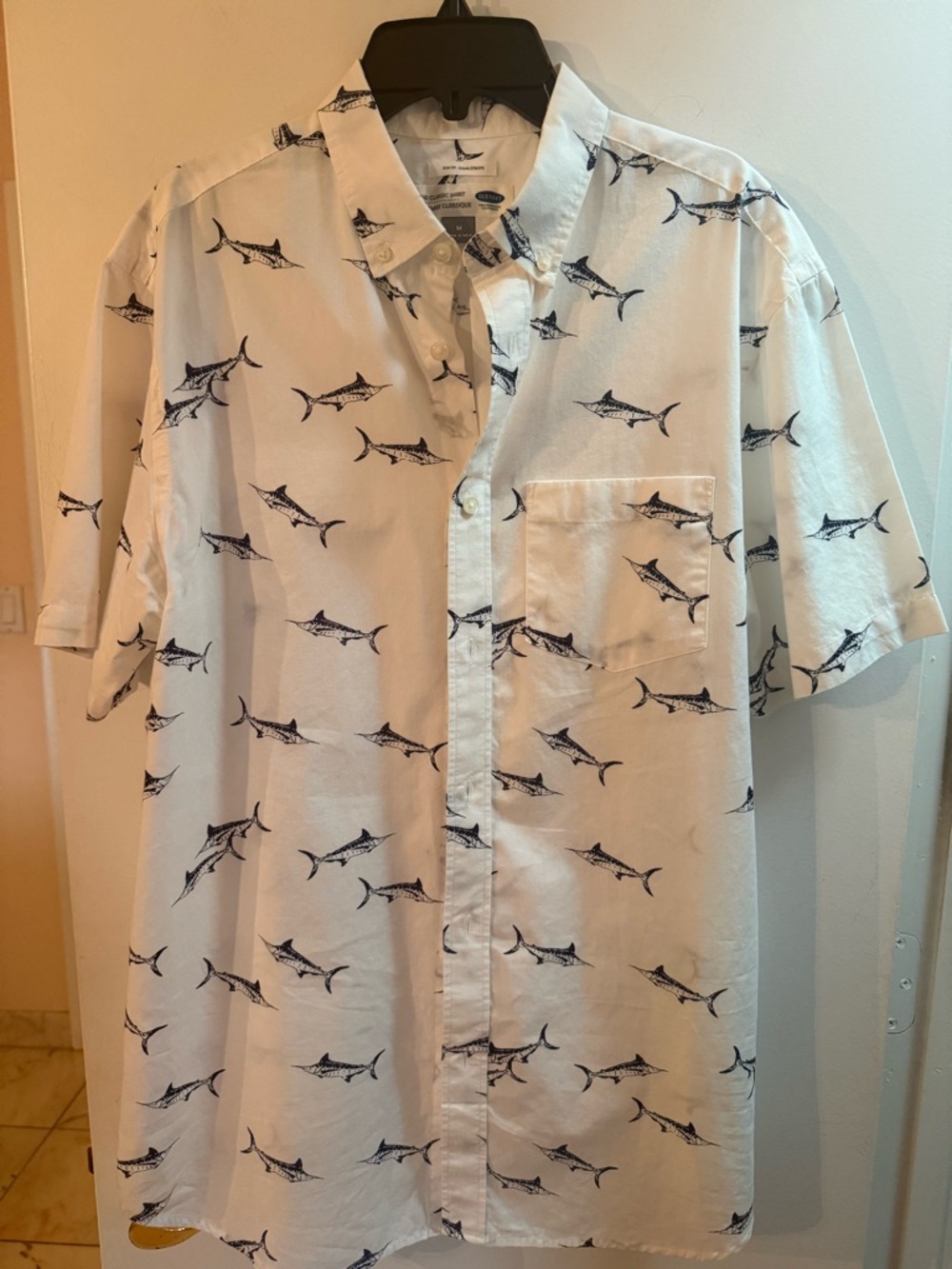 Old Navy White Short-Sleeve Button-Up Shirt with Navy Fish Print